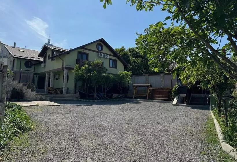 پانسیون Casa Adelmar