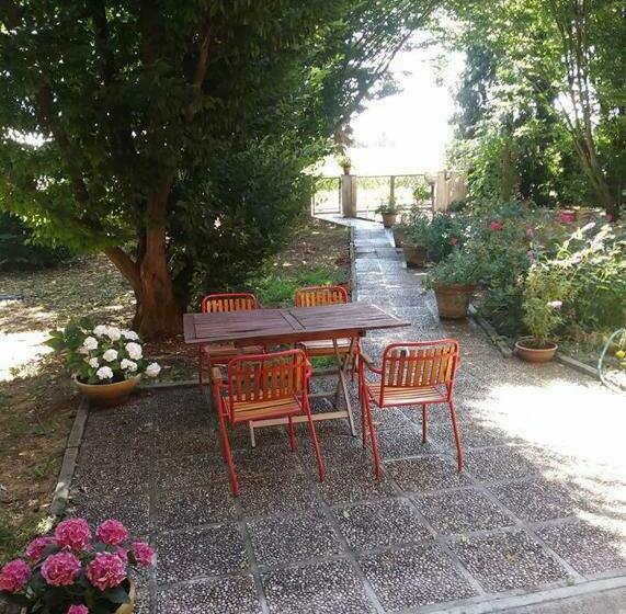 Pensjonat Gambisa Street