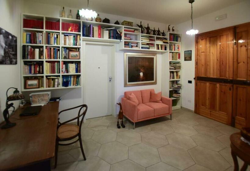 Pensjonat Gambisa Street