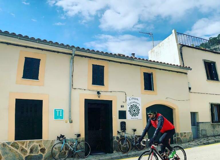 تختخواب و صبحانه Casa Caimari Guest House, For Mountain Lovers!