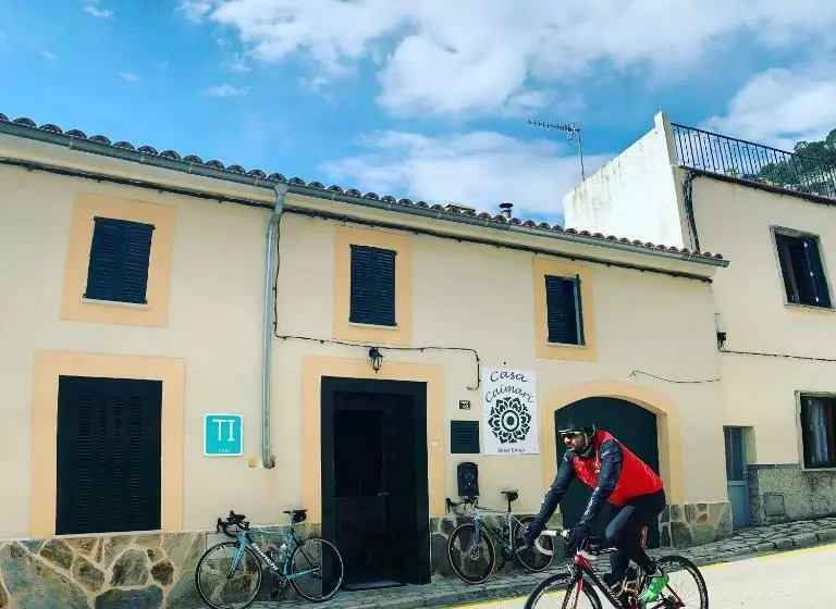 Aamiaismajoitus (B&B) Casa Caimari Guest House, For Mountain Lovers!