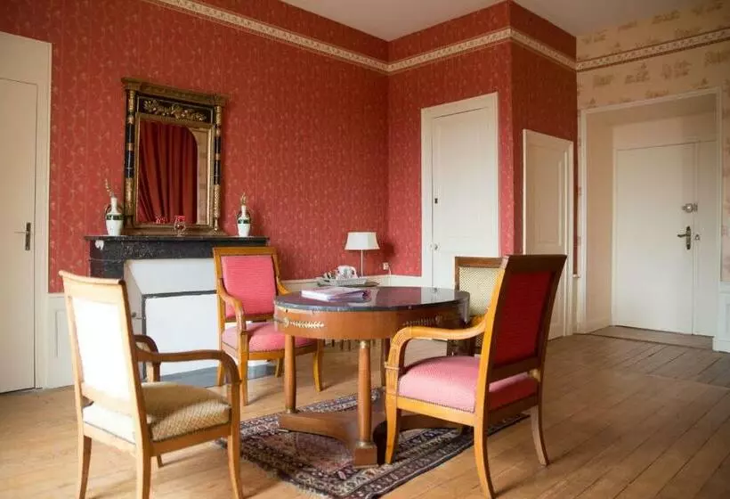 Aamiaismajoitus (B&B) Château De Piolant