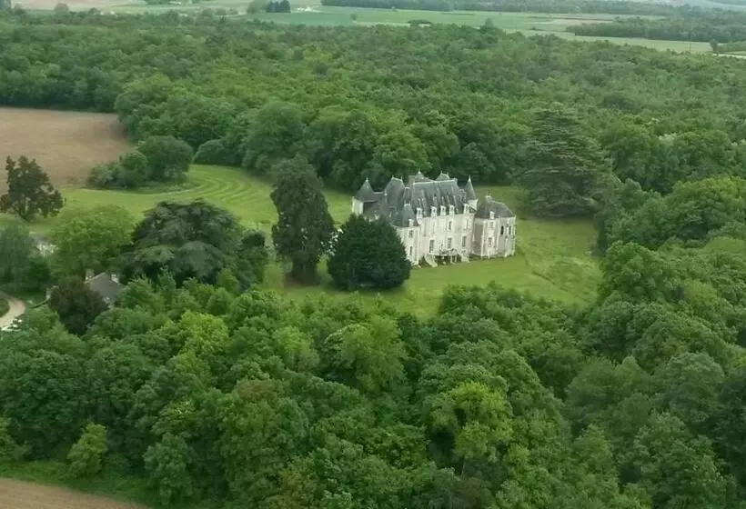 Aamiaismajoitus (B&B) Château De Piolant