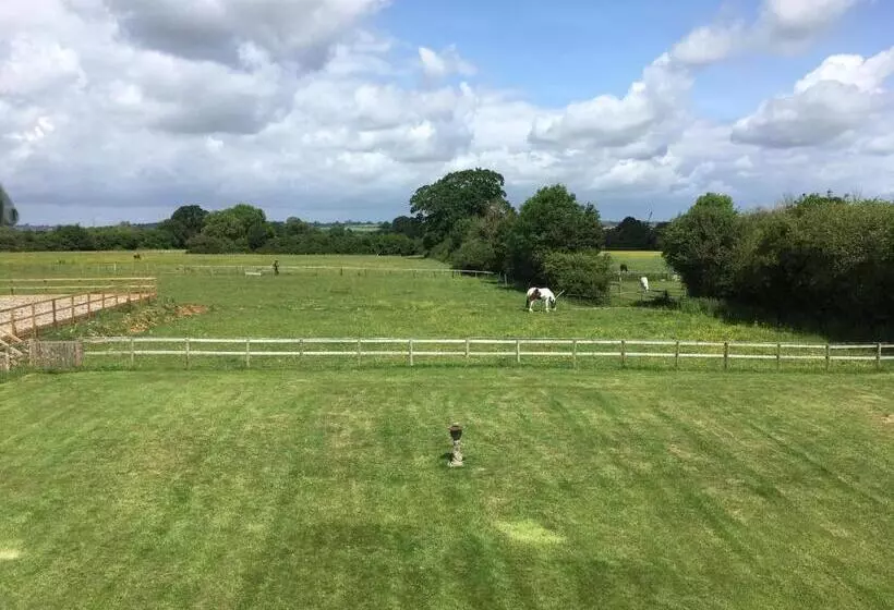 Folly Fields Farm B&b