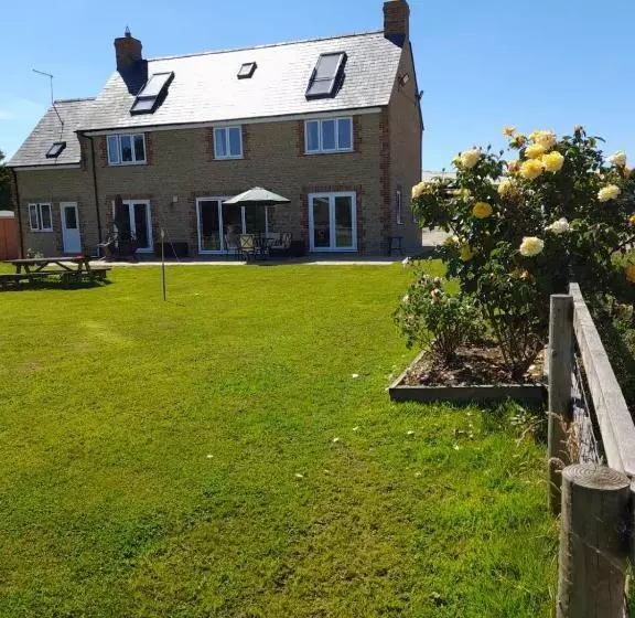 Folly Fields Farm B&b