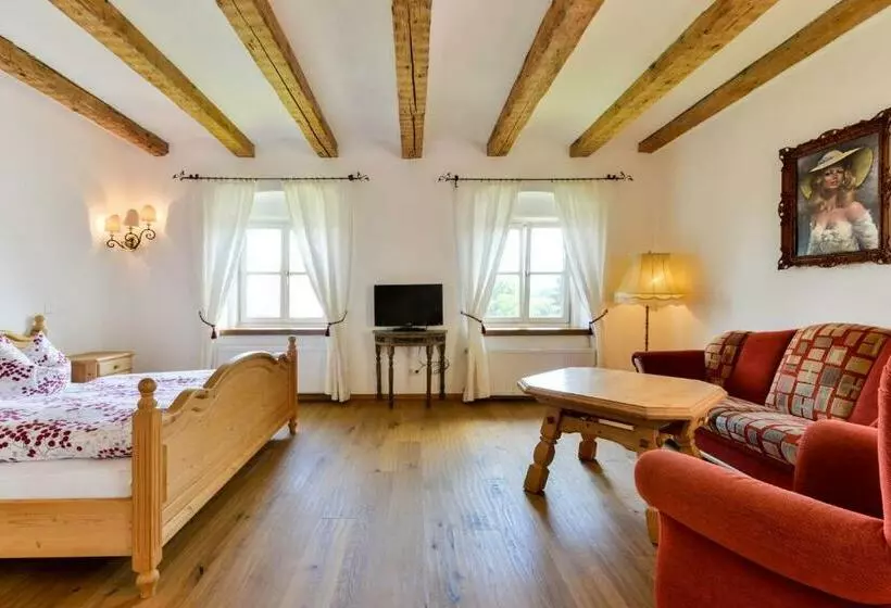 Hotelli Gasthof Zur Post