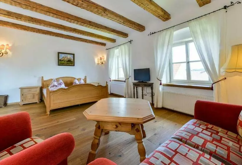 Hotelli Gasthof Zur Post