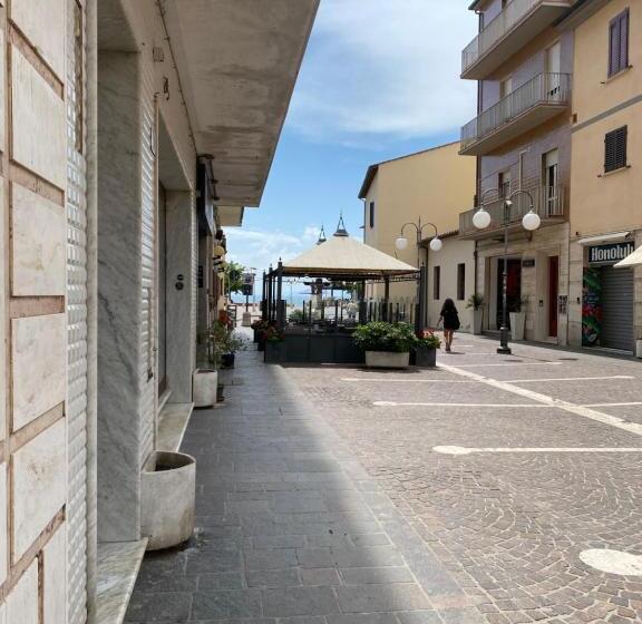 פנסיון Affittacamere Via Roma 12