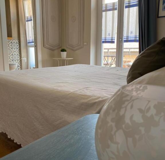 פנסיון Affittacamere Via Roma 12