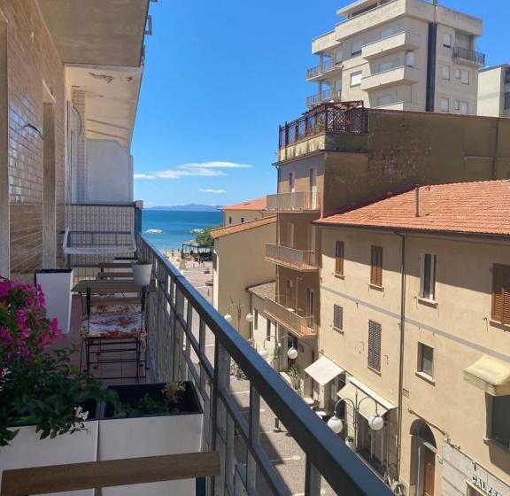 פנסיון Affittacamere Via Roma 12