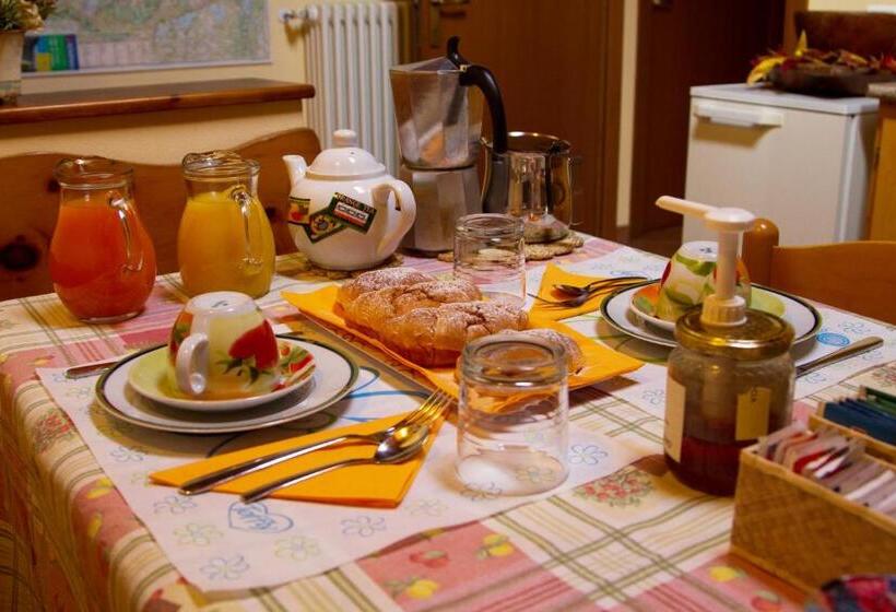 Nocleg ze śniadaniem Guest House Il Nido Dello Svasso  Foresteria Lombarda