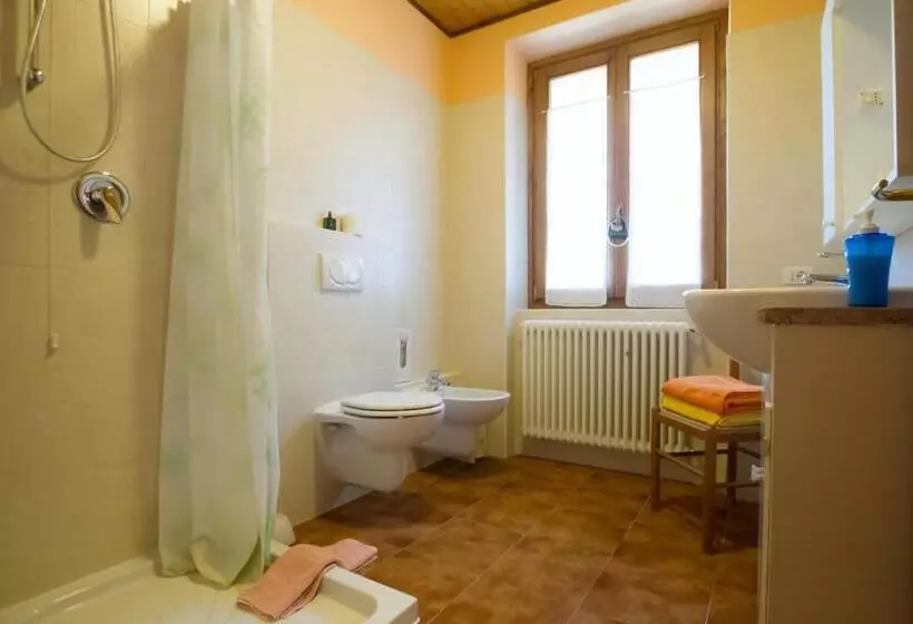 Aamiaismajoitus (B&B) Guest House Il Nido Dello Svasso  Foresteria Lombarda