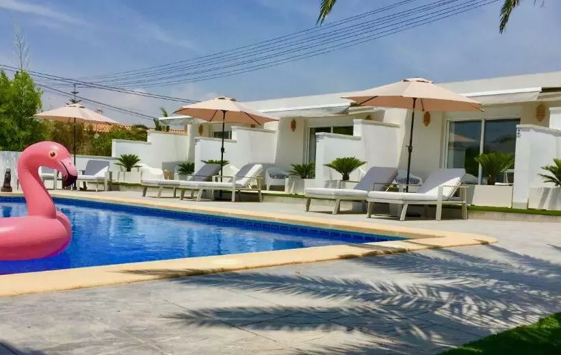 Aamiaismajoitus (B&B) Finca Pura, Clothing Optional Guestrooms