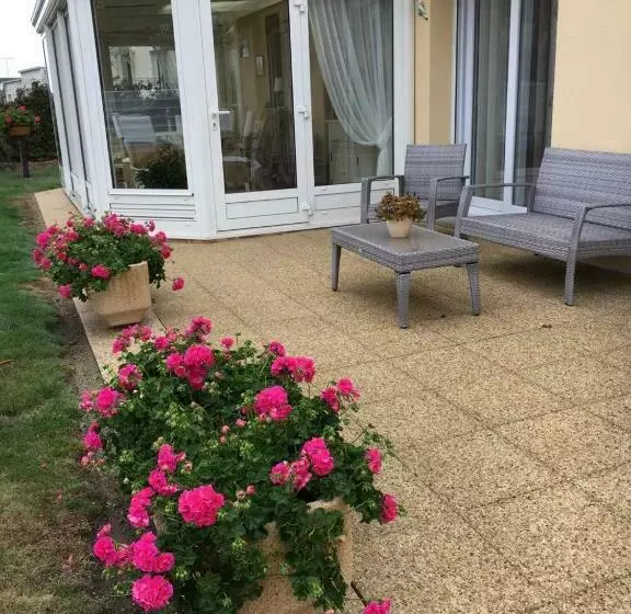 تختخواب و صبحانه La Maison S Apelle Le P Tit Nid
