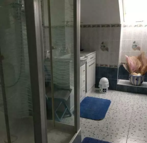 تختخواب و صبحانه La Maison S Apelle Le P Tit Nid