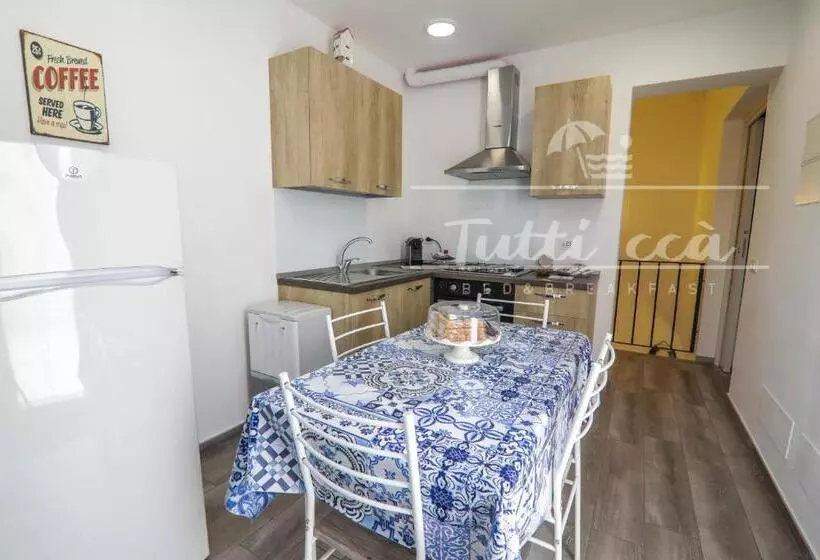 ベッドアンドブレックファースト Tutti Ccà Airport Rooms