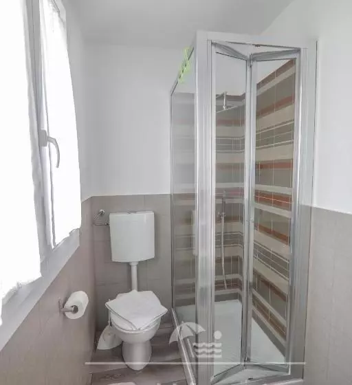 ベッドアンドブレックファースト Tutti Ccà Airport Rooms