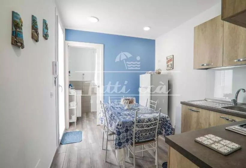 ベッドアンドブレックファースト Tutti Ccà Airport Rooms