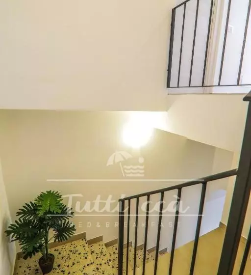 ベッドアンドブレックファースト Tutti Ccà Airport Rooms