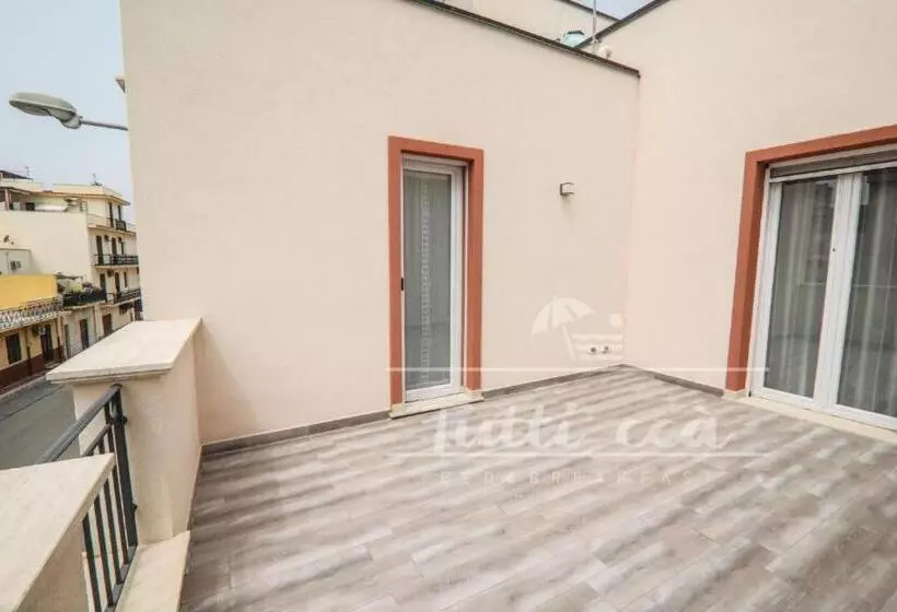 ベッドアンドブレックファースト Tutti Ccà Airport Rooms