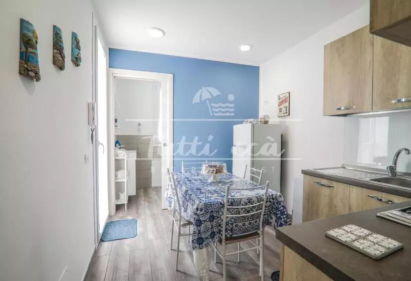 ベッドアンドブレックファースト Tutti Ccà Airport Rooms