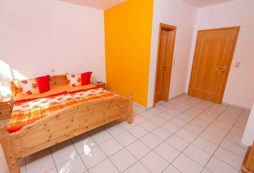 Aamiaismajoitus (B&B) Weingut Christian Bucher