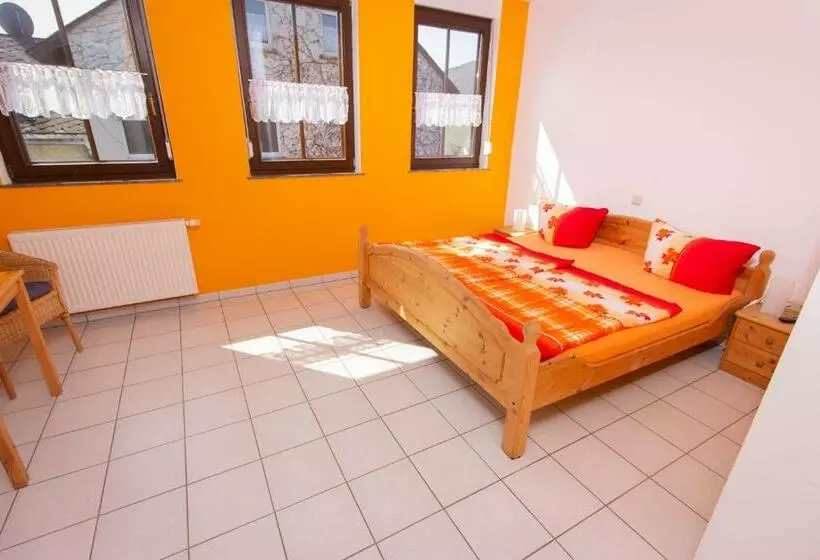 Aamiaismajoitus (B&B) Weingut Christian Bucher