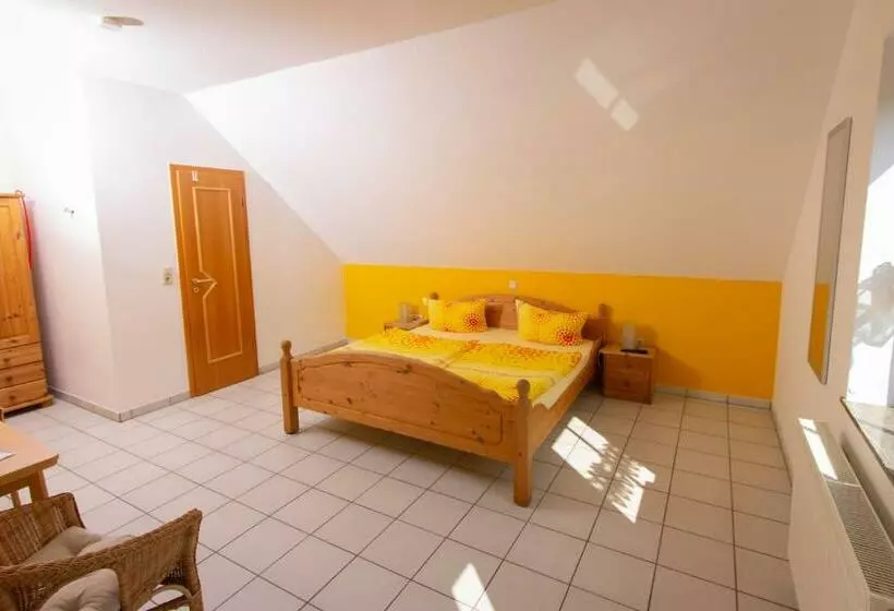 Aamiaismajoitus (B&B) Weingut Christian Bucher