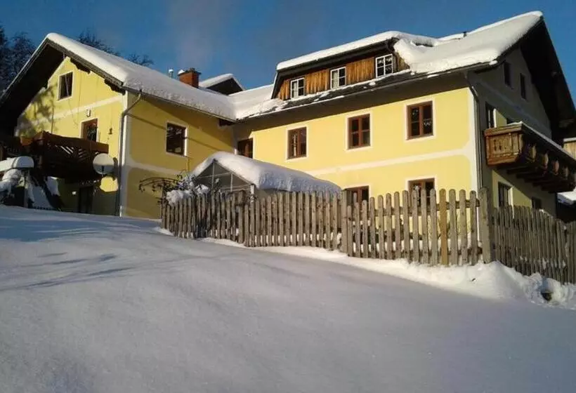 Hotelli Familienbauernhof Glockriegl