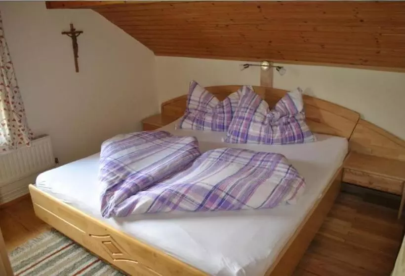 Hotelli Familienbauernhof Glockriegl