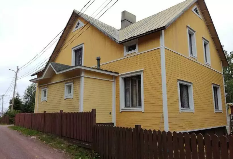 Majatalo Guesthouse Lokinlaulu