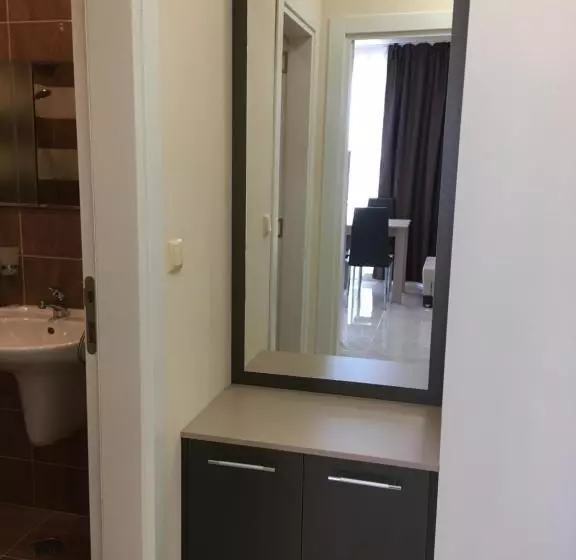 Vase Apartments