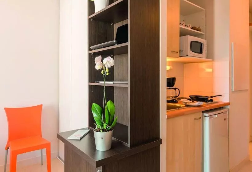 Отель Appart City Classic Nantes St Herblain