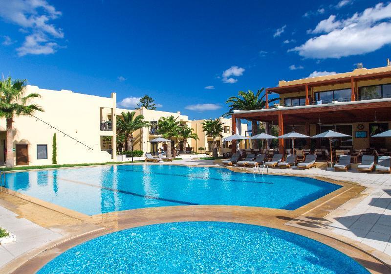 בית מלון כפרי Atlantis Beach