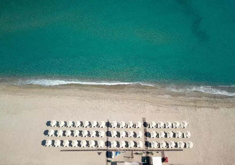 Отель Atlantis Beach