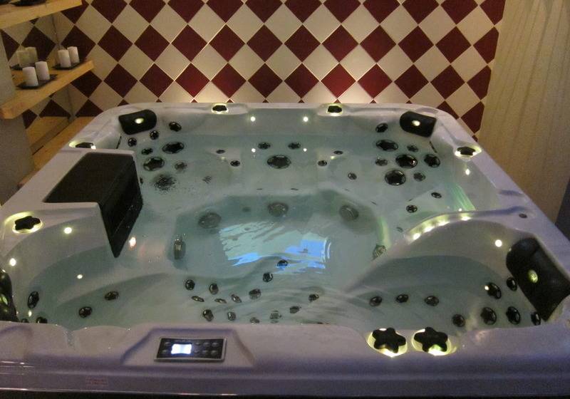 בית מלון כפרי Atlantis Beach