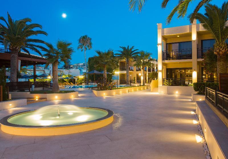 בית מלון כפרי Atlantis Beach