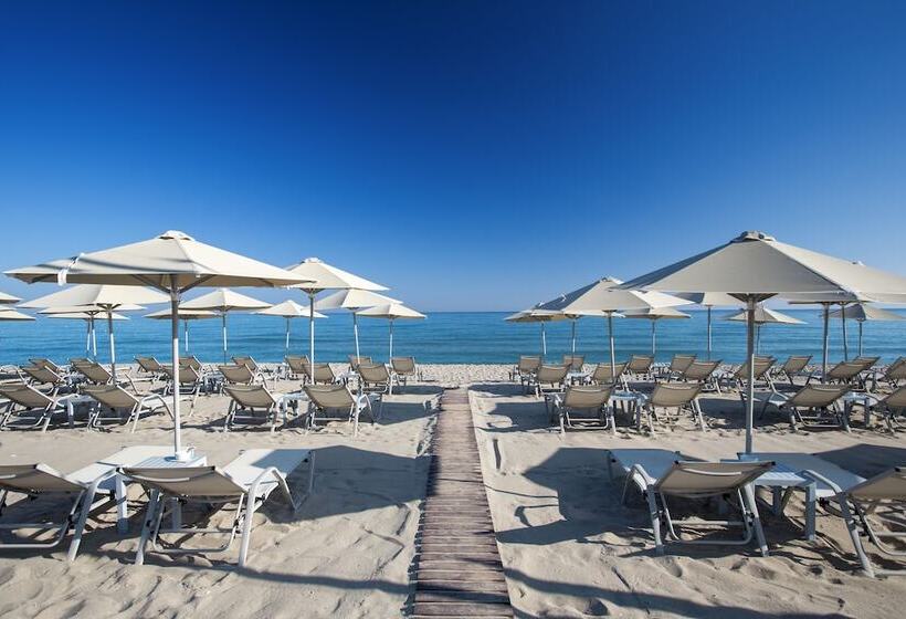 בית מלון כפרי Atlantis Beach