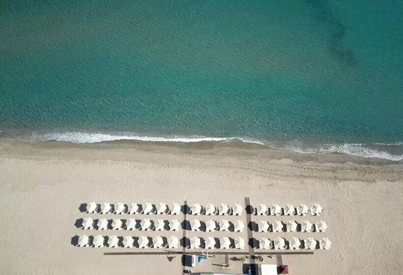 Отель Atlantis Beach