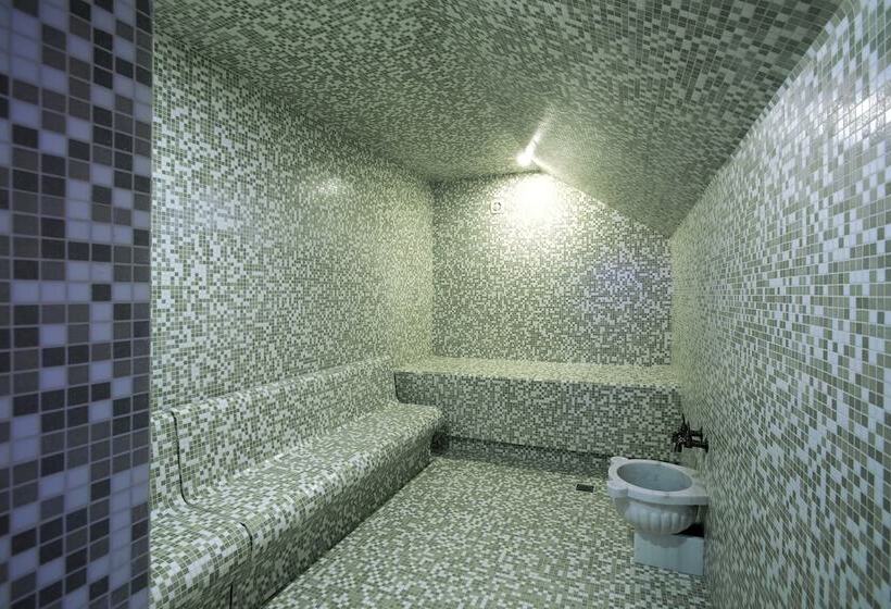 בית מלון כפרי Atlantis Beach