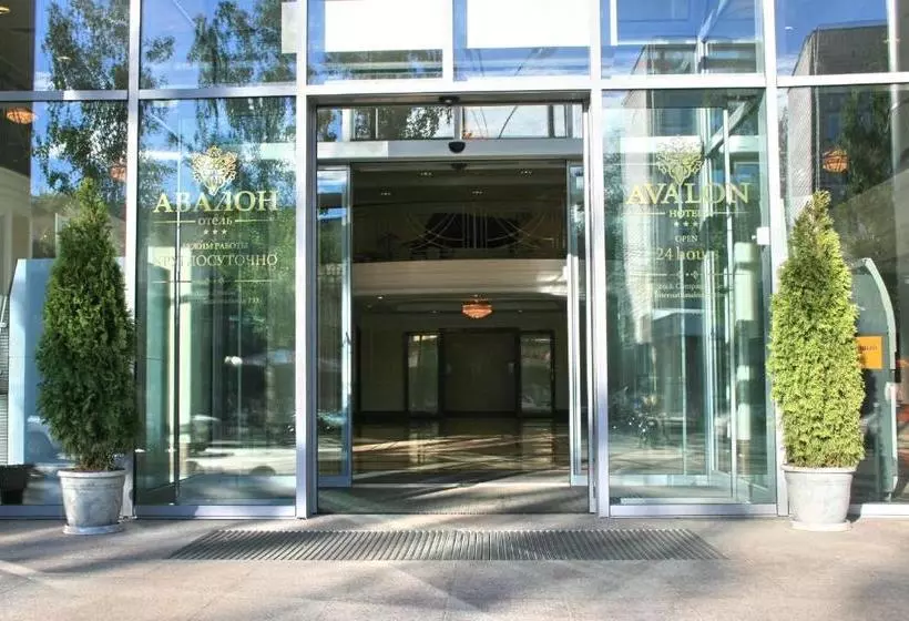Отель Avalon