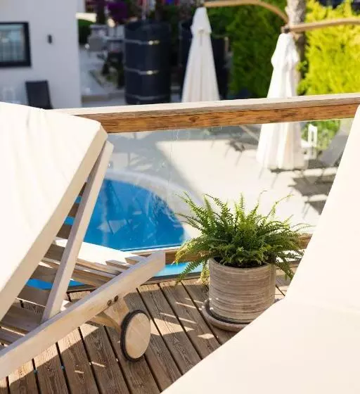 Отель Bitez Corner Boutique