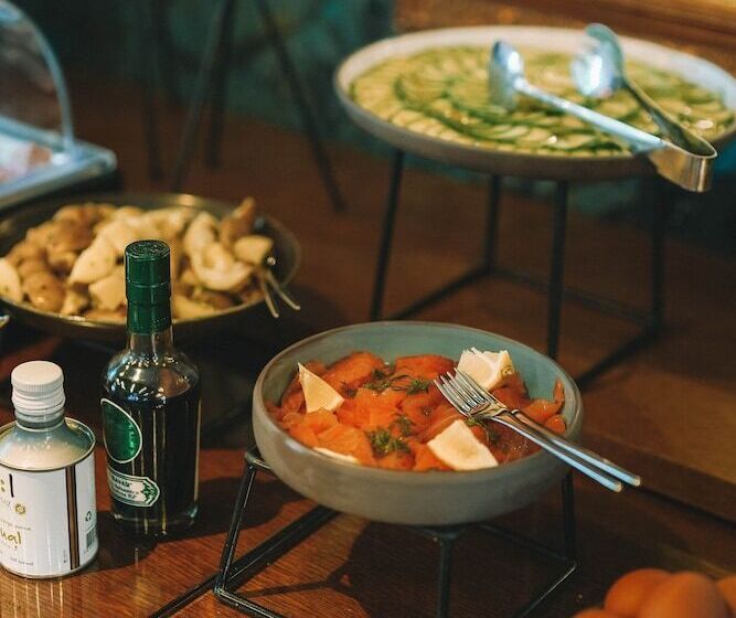 Five Seas By Inwood Hotels