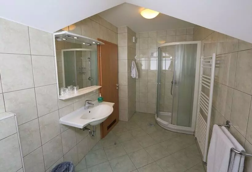 هتل Gasperin Bohinj