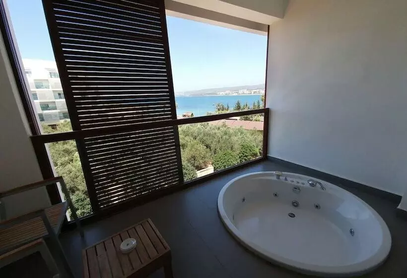 Отель Gold Island Selected