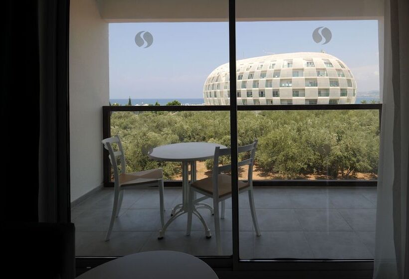 Отель Gold Island Selected