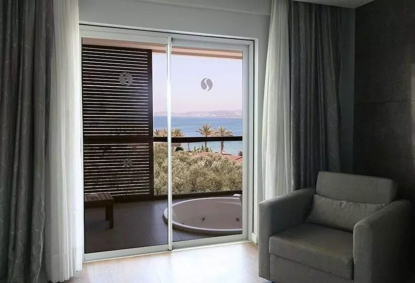 Отель Gold Island Selected