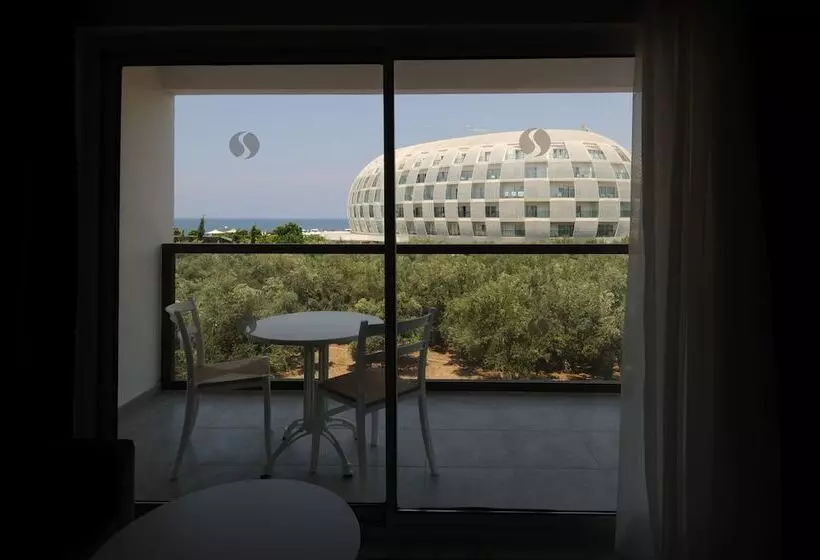 Отель Gold Island Selected