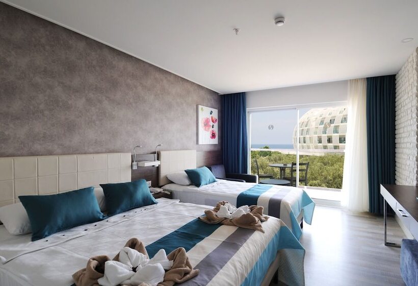 Отель Gold Island Selected