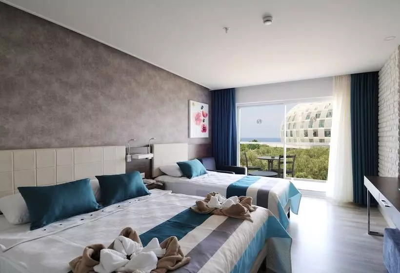 Отель Gold Island Selected